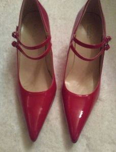NEW RED HEELS SIZE 8.5